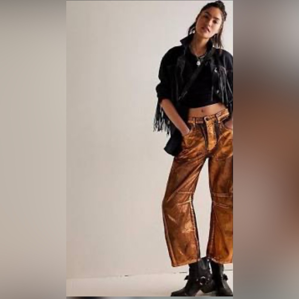 NWT We The Free Good Luck Mid-Rise
Metallic Barrel Jeans